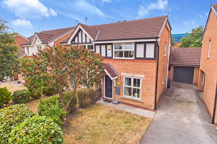 3 Bedroom Semi-Detached House For Sale In Hazelnut Grove, York, YO30
