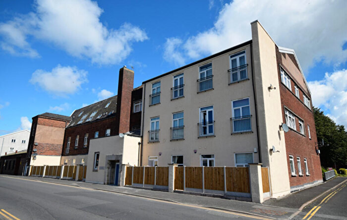 1 Bedroom Flat To Rent In Willowbank, CA2