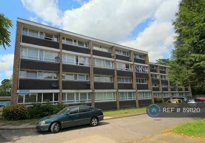 2 Bedroom Maisonette To Rent In Oxford Gardens, London, N21