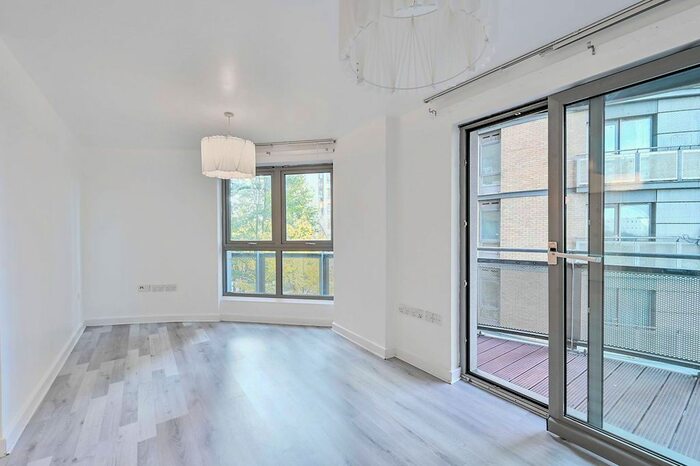 1 Bedroom Flat To Rent In Victoria Road, North Acton, London, W3