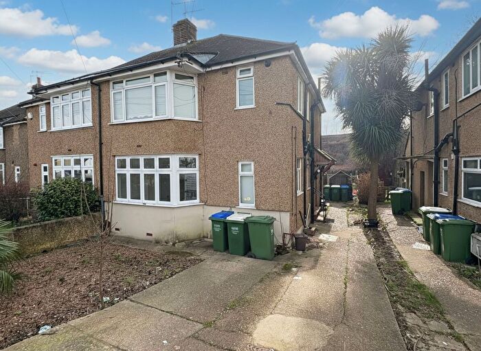 2 Bedroom Flat To Rent In Eversley Avenue, Bexleyheath, DA7