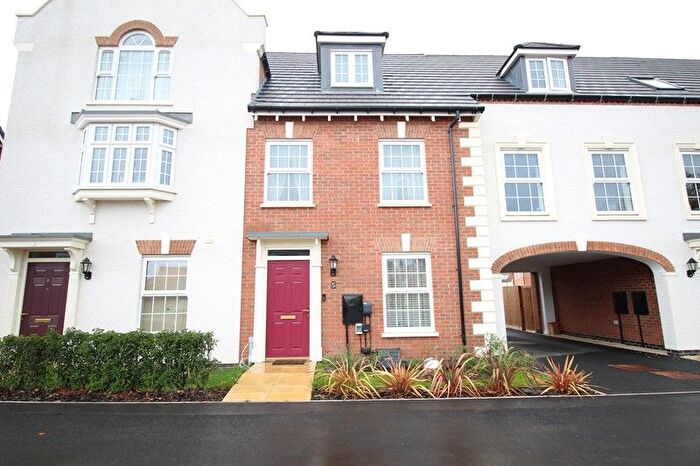 3 Bedroom Town House To Rent In Biddenham Park Way, Bedford, MK40