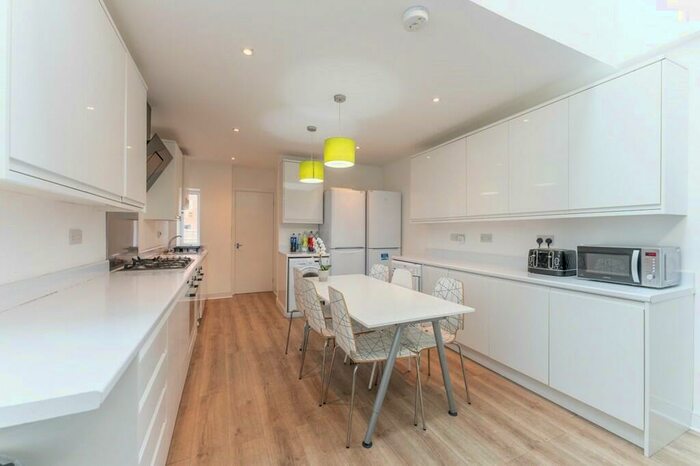 6 Bedroom Terraced House To Rent In Harrow Road, Selly Oak - Student Property, B29