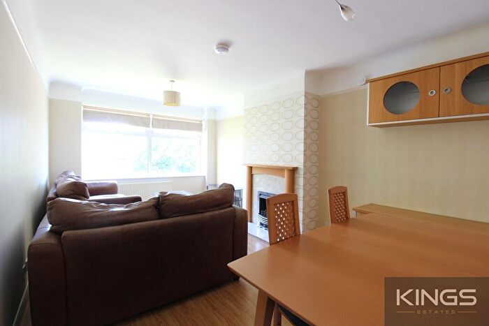2 Bedroom Apartment To Rent In Westridge Road, SO17