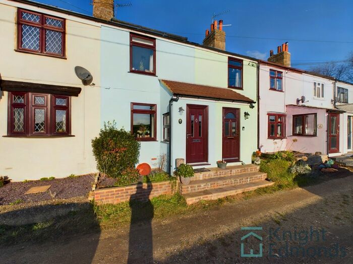 2 Bedroom Terraced House For Sale In Brambletree Cottages, Rochester, ME1