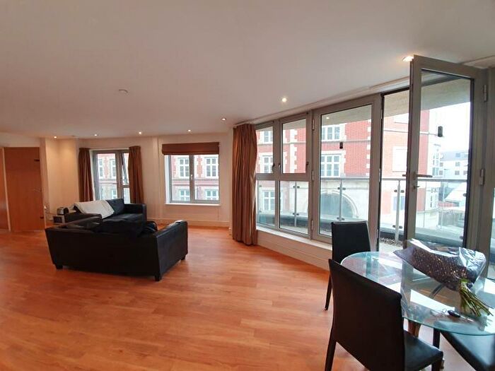 3 Bedroom Flat To Rent In Hanley House, Hanley Street, Nottingham, NG1