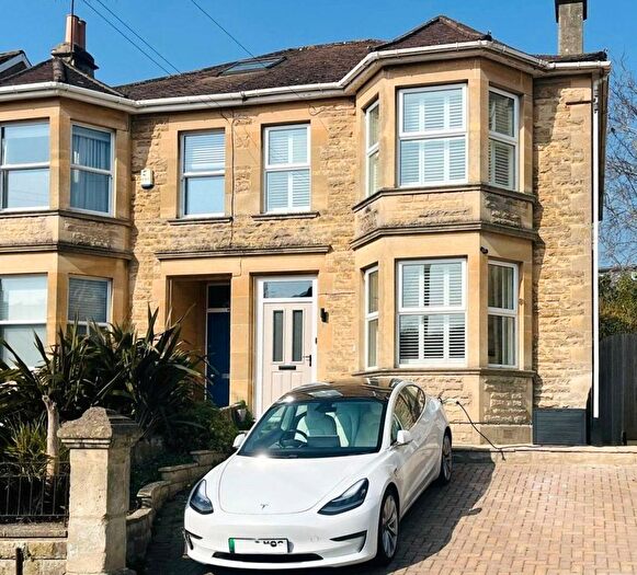 5 Bedroom Semi-detached House For Sale In Bloomfield Avenue, Bath, Somerset, BA2