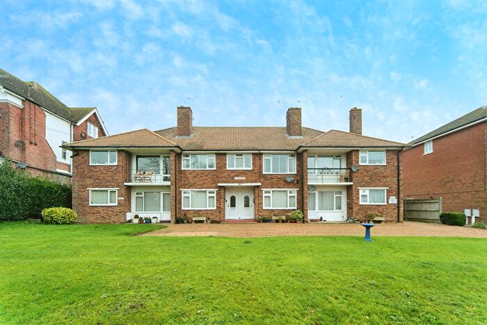 3 Bedroom Flat For Sale In Hastings Road, Bexhill-On-Sea, TN40