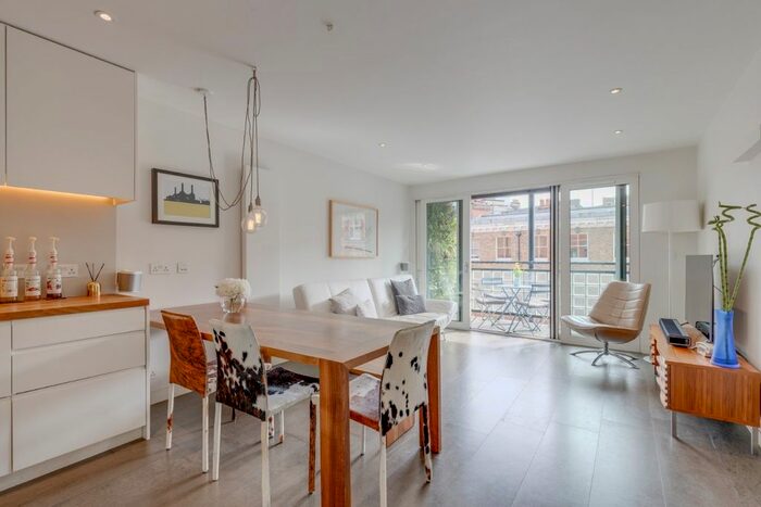 1 Bedroom Flat To Rent In West One House, Wells Street, Fitzrovia, W1T
