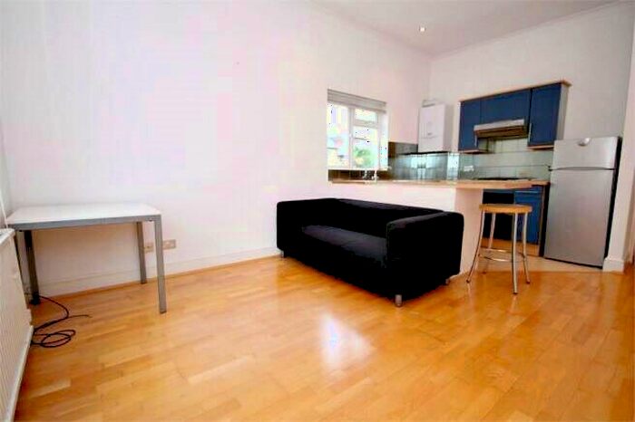 1 Bedroom Flat To Rent In James Avenue, Willesden Green, NW2