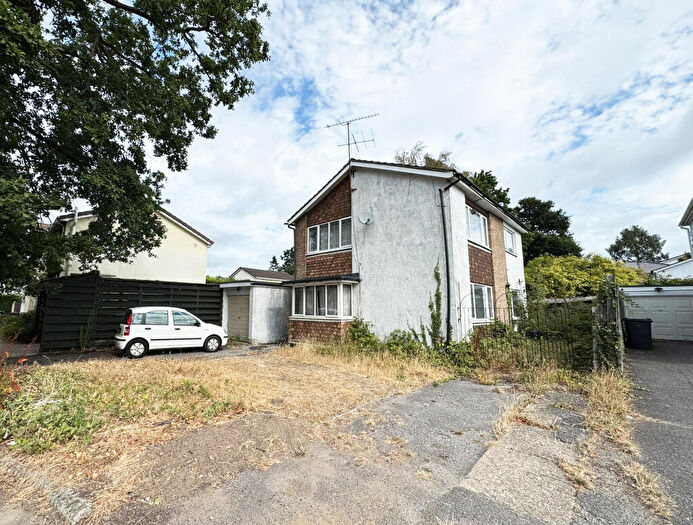 3 Bedroom Detached House For Sale In Field Lane, Frimley, Camberley, Surrey, GU16