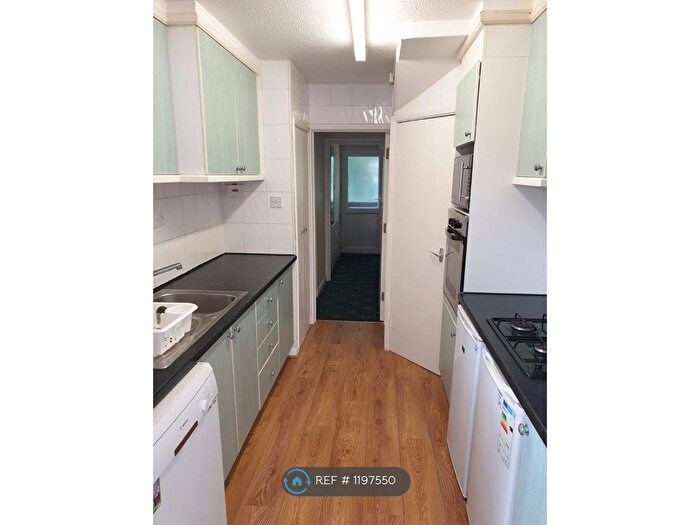 5 Bedroom Semi-Detached House To Rent In St. Johns Road, Guildford, GU2