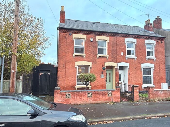 2 Bedroom Semi Detached House For Sale In Henry Street, Kingsholm, Gloucester, GL1