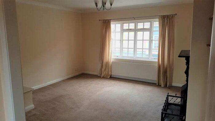 2 Bedroom Flat To Rent In High Street, Hythe, CT21