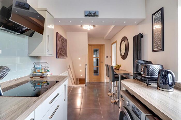 3 Bedroom Semi-Detached House For Sale In Scarhouse Lane, Huddersfield, HD7