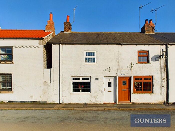 2 Bedroom Cottage For Sale In High Street, Bempton, Bridlington, YO15
