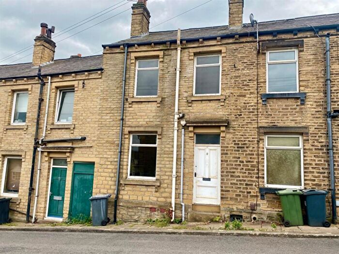 2 Bedroom Terraced House For Sale In Birkby Lodge Road, Huddersfield, HD2