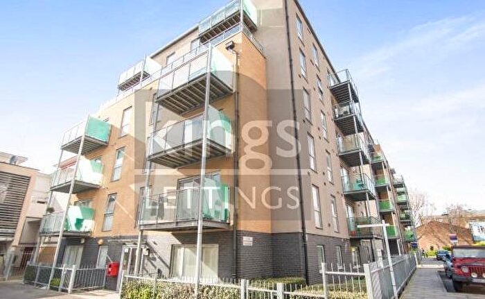 2 Bedroom Flat To Rent In Merchant Street, London, E3