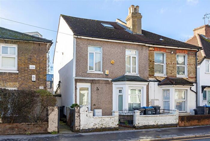 3 Bedroom Semi Detached House For Sale In Southbridge Road, Croydon, CR0