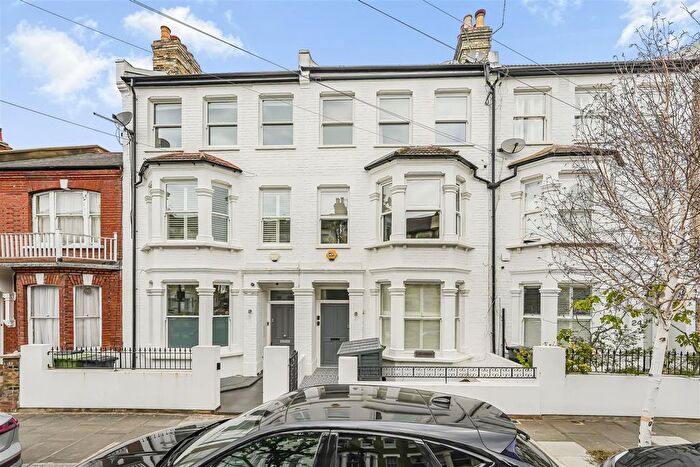 3 Bedroom Flat To Rent In Epirus Road, Fulham, SW6