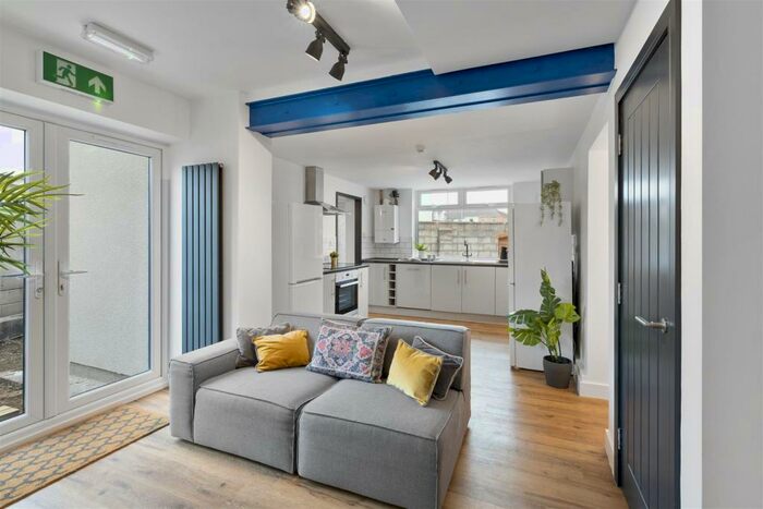 6 Bedroom House To Rent In Branksome Drive, Filton, Bristol, BS34