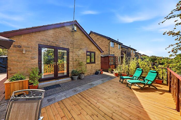 2 Bedroom Bungalow For Sale In Airedale Quay, Leeds, LS13