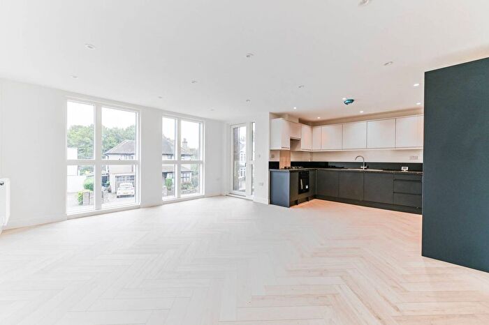 2 Bedroom Flat To Rent In Norbury Avenue, Norbury, London, SW16