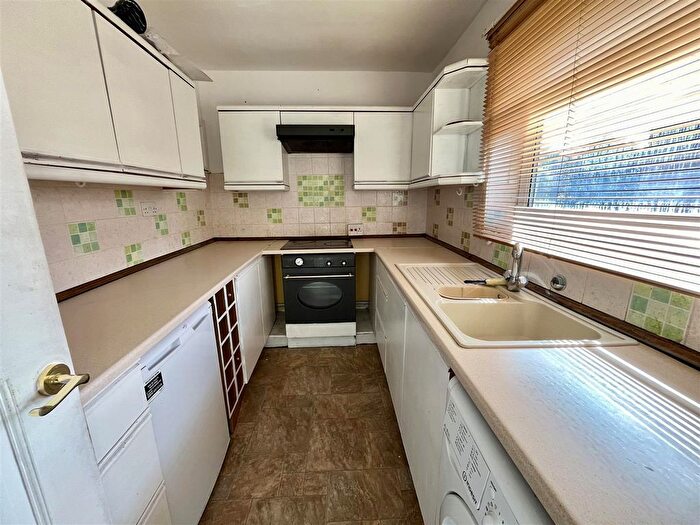 2 Bedroom Flat To Rent In Altrincham Road, Manchester, M23