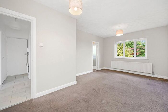 1 Bedroom Flat To Rent In Hawarden Hill, London, NW2