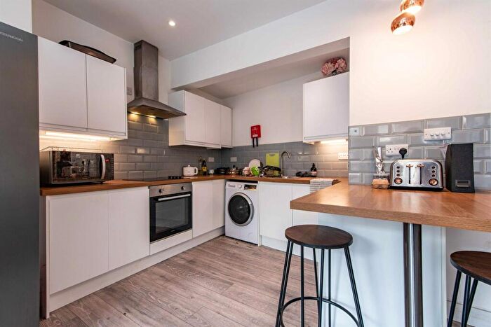 3 Bedroom Apartment To Rent In Room To Rent At Flat, Upper Parliament Street, NG1