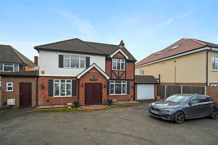 4 Bedroom Detached House To Rent In Swakeleys Road, Ickenham, Uxbridge, Middlesex, UB10