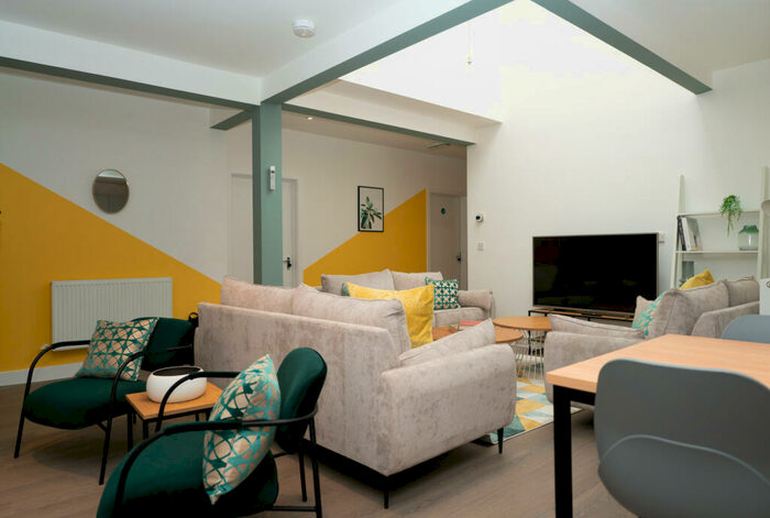 3 Bedroom Property To Rent In Flat, , Eileen Grove, &#;Manchester, M14