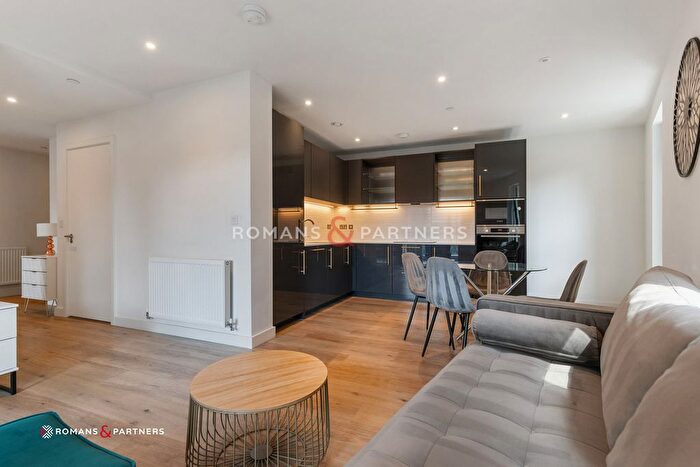 2 Bedroom Flat To Rent In Alington House. Hornsey, N8