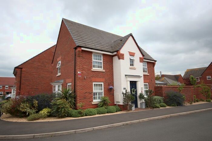 4 Bedroom Detached House For Sale In Cedar Walk, Offenham, WR11