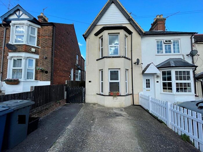 2 Bedroom End Of Terrace House To Rent In Totteridge Avenue, High Wycombe, HP13