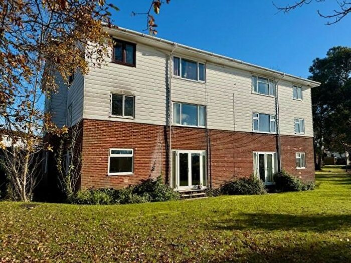 1 Bedroom Apartment To Rent In Quayside Road, SO18