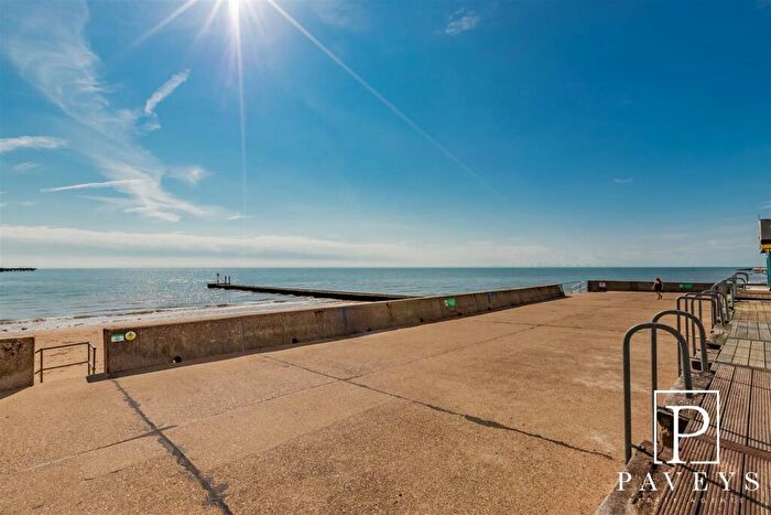 Chalet For Sale In Southcliff Promenade, Walton On The Naze, CO14