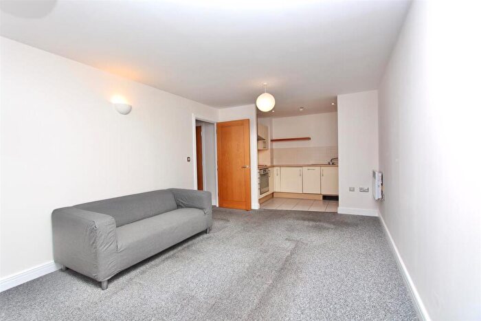 2 Bedroom Flat To Rent In Granite Apartments, E15