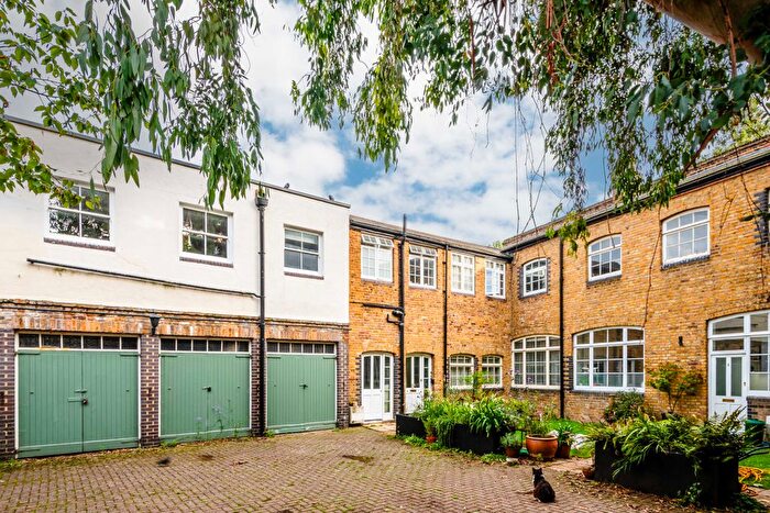 1 Bedroom Flat For Sale In Dalston Lane, London, E8
