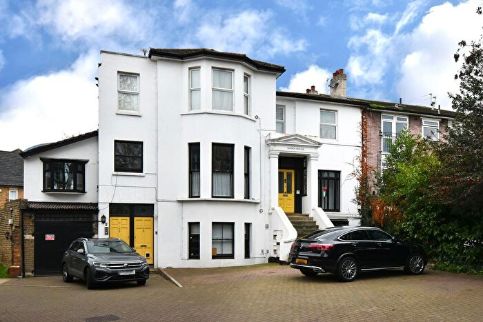 1 Bedroom Flat For Sale In Ravensbourne Park, London, SE6