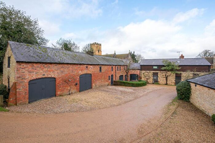 5 Bedroom Barn Conversion For Sale In Main Street, Church Stowe, NN7