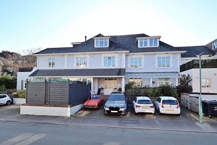 2 Bedroom Flat For Sale In Studland Road, Alum Chine, Bournemouth, BH4