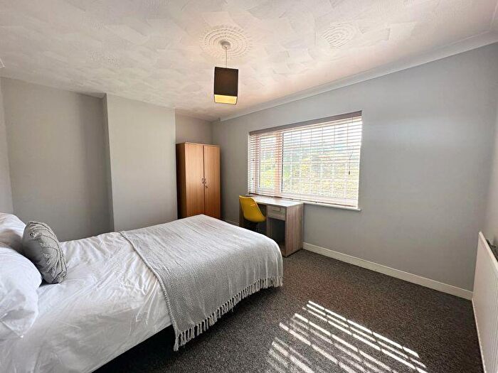 5 Bedroom Semi-Detached House To Rent In Roundway, Brighton, BN1