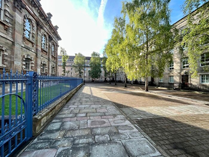 2 Bedroom Property To Rent In St. Andrews Square, Glasgow, G1