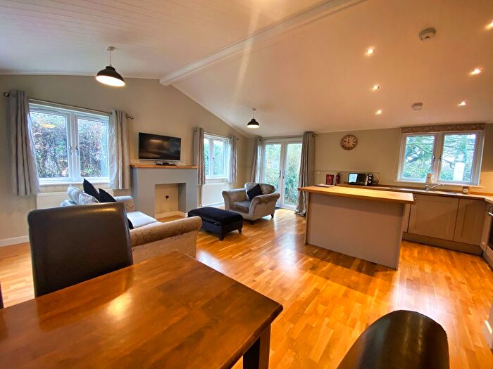 2 Bedroom Detached Bungalow To Rent In Golden Cross, Hailsham, BN27