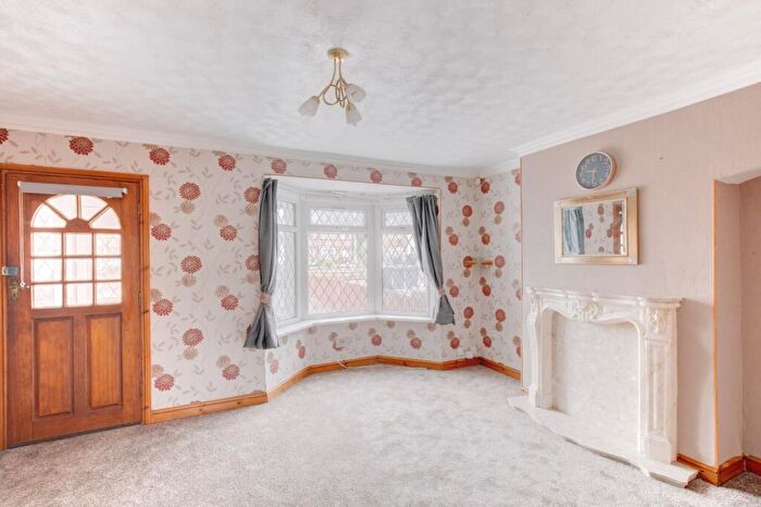 3 Bedroom End Of Terrace House For Sale In Gayle Grove, Birmingham, West Midlands, B27