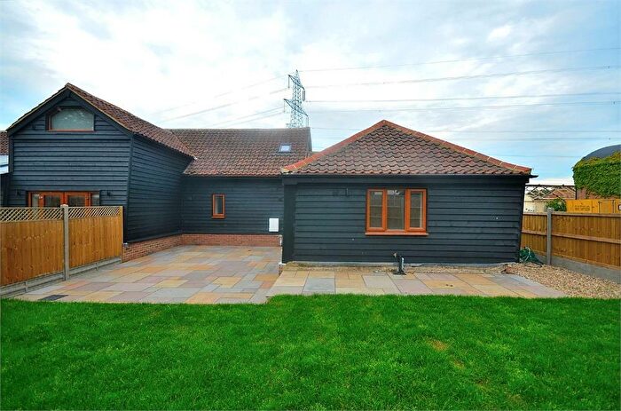 2 Bedroom Barn Conversion To Rent In Debden Green, CB11
