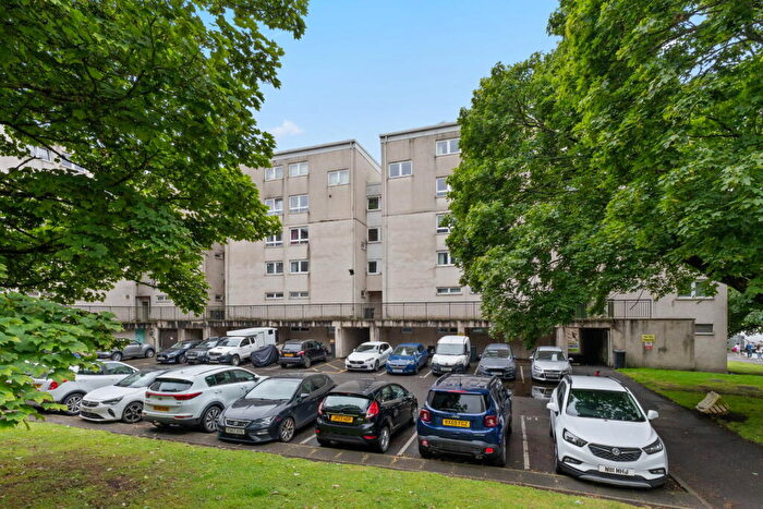 3 Bedroom Maisonette For Sale In The Vennel, Linlithgow, EH49