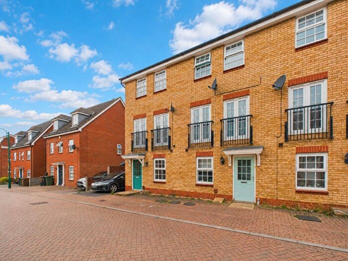 3 Bedroom Town House For Sale In Rothbart Way, Hampton Hargate, Peterborough, PE7