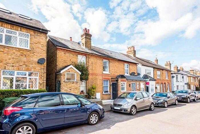 2 Bedroom Terraced House To Rent In New Road Weybridge, KT13